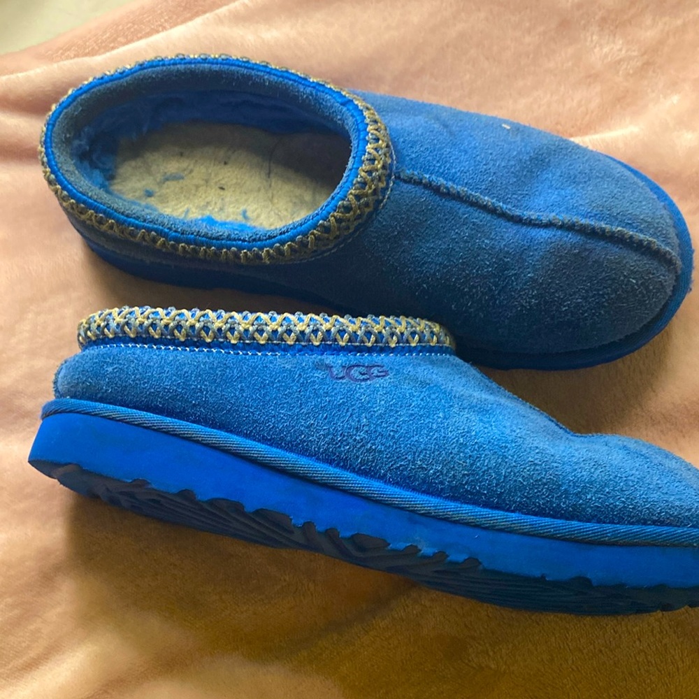 size 7 blue Tasman Uggs
